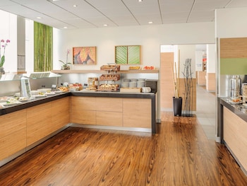 me and all hotel berlin east side by hyatt