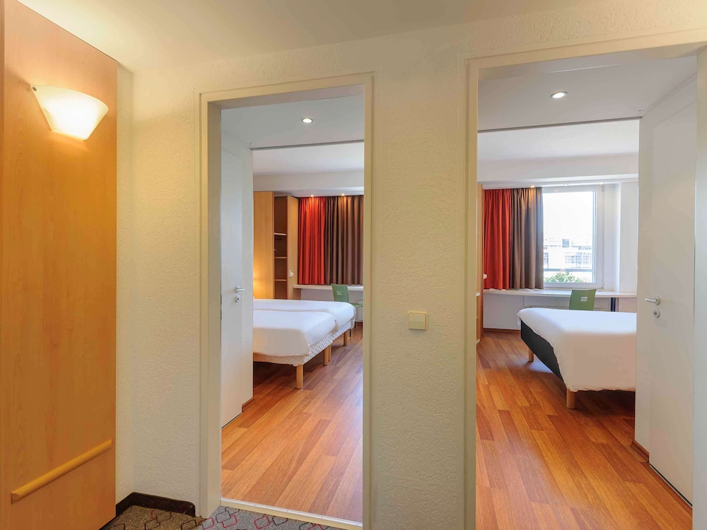 me and all hotel berlin east side by hyatt