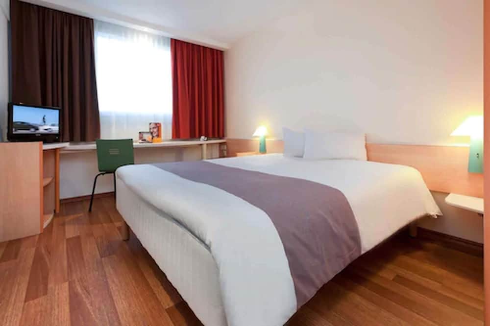 me and all hotel berlin east side by hyatt