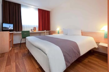 me and all hotel berlin east side by hyatt