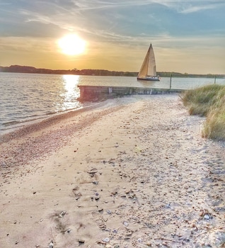 Sandaway Suites & Beach,Sherwood>>Oxford,3 star