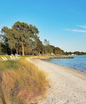 Sandaway Suites & Beach,Sherwood>>Oxford,3 star