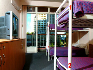 bunk surfers paradise international backpacker hostel
