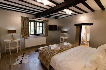 river lodge