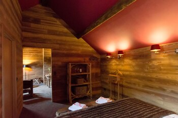 river lodge