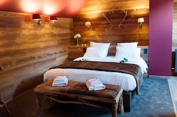 river lodge