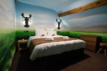 river lodge