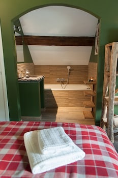 river lodge