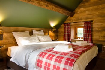 river lodge
