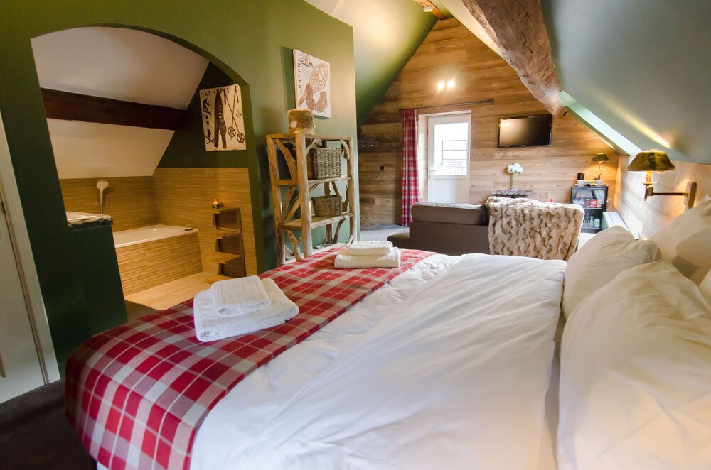 river lodge
