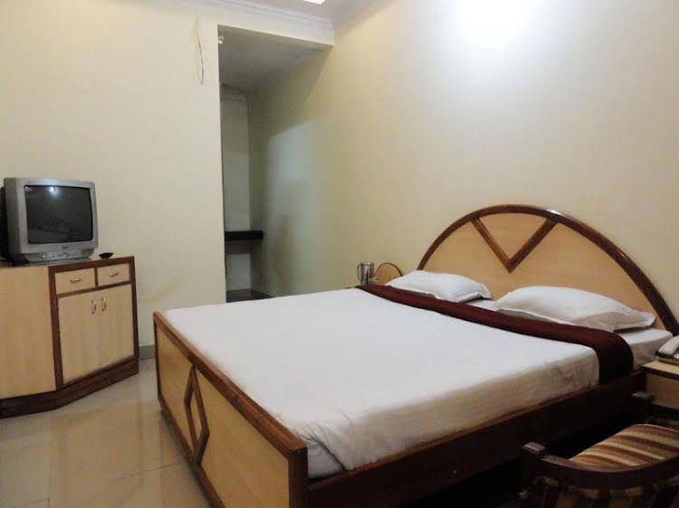 hotel siddharth residency
