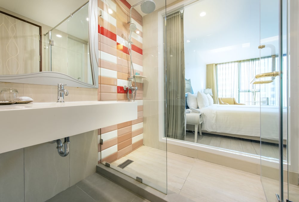 le tada parkview hotel