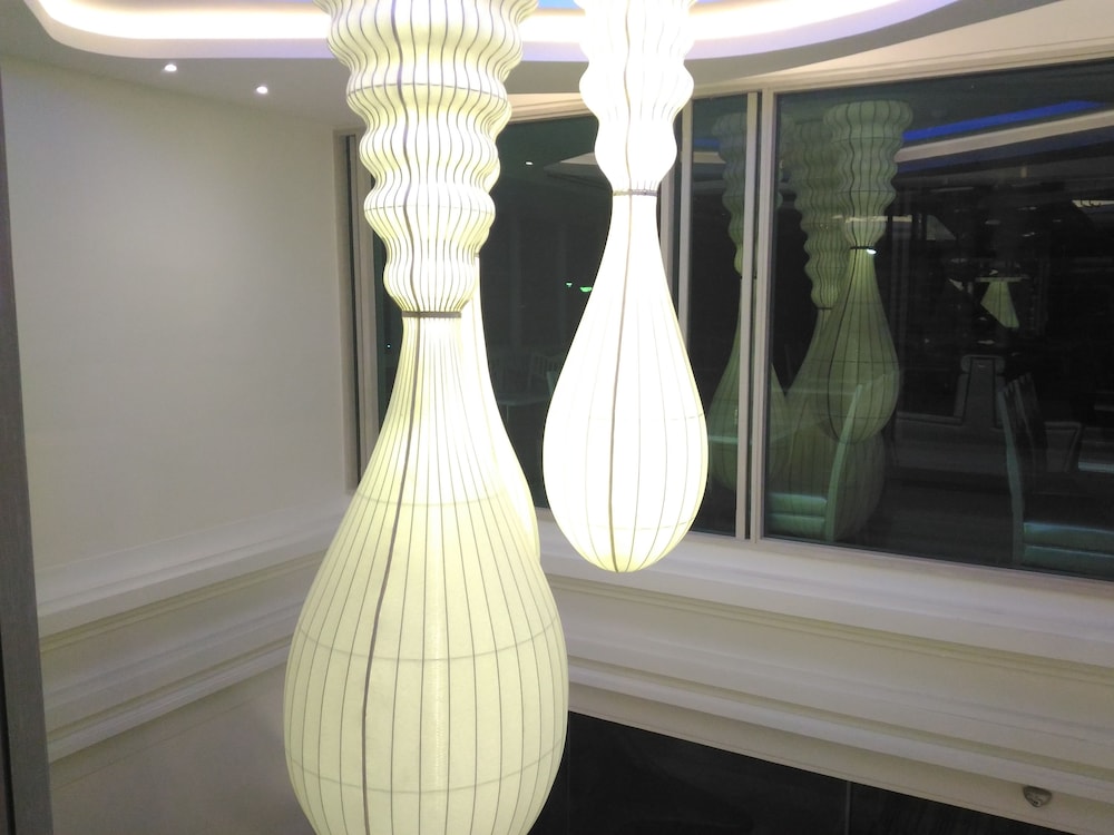 le tada parkview hotel