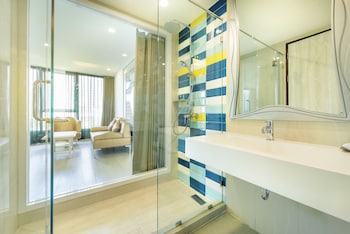 le tada parkview hotel