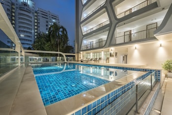 le tada parkview hotel