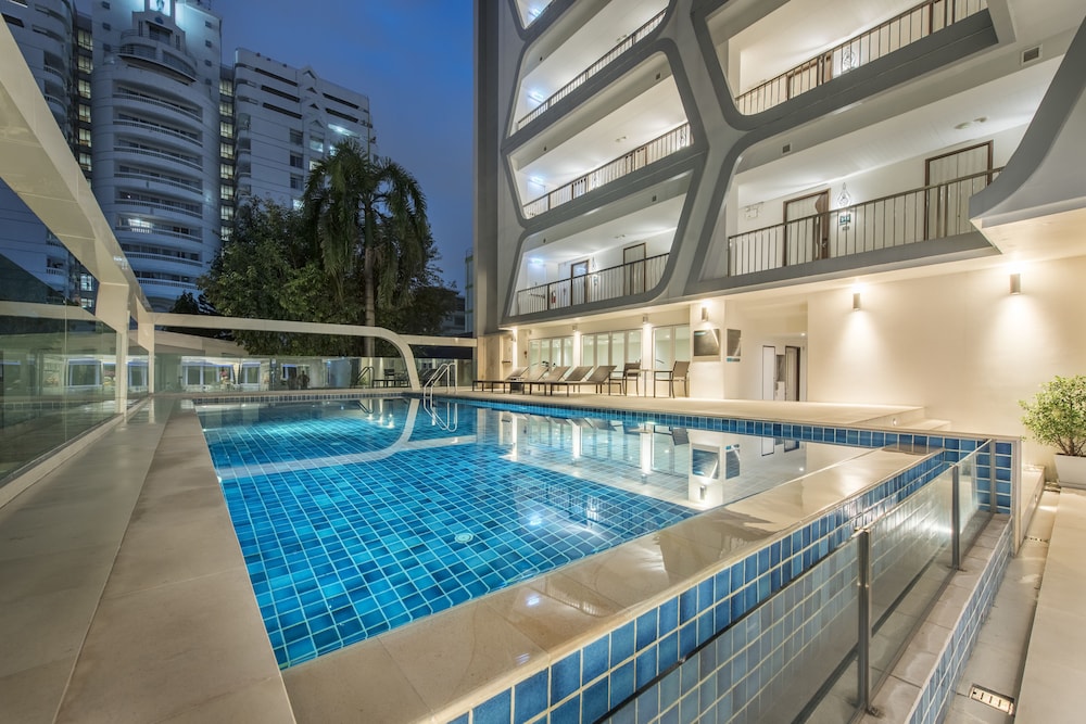 le tada parkview hotel