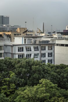 le tada parkview hotel