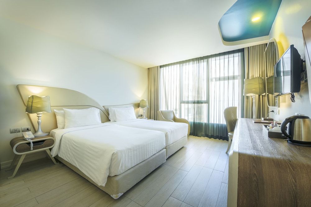 le tada parkview hotel