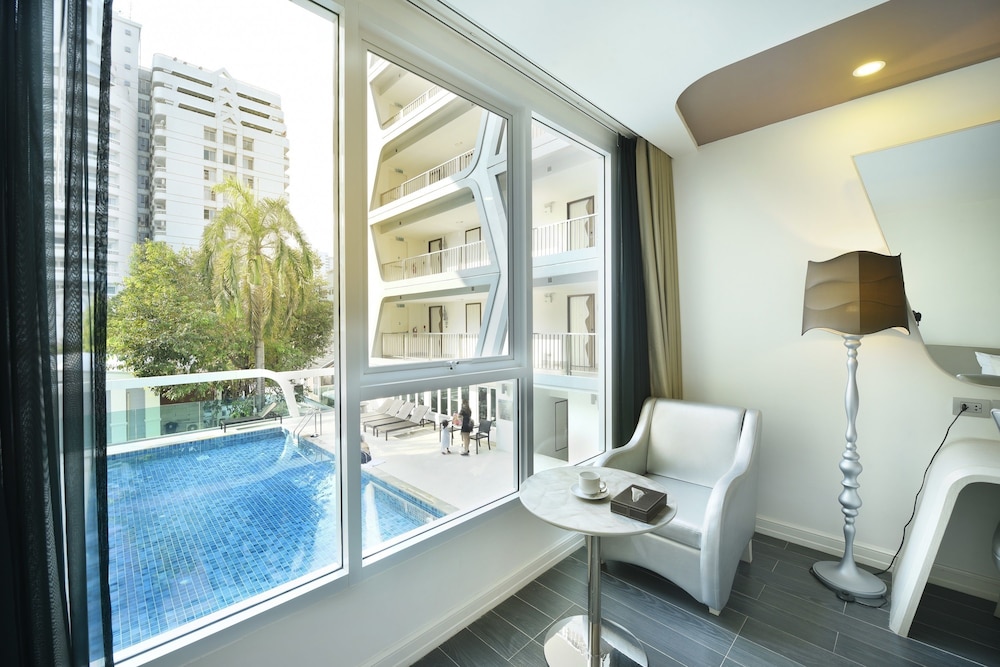 le tada parkview hotel