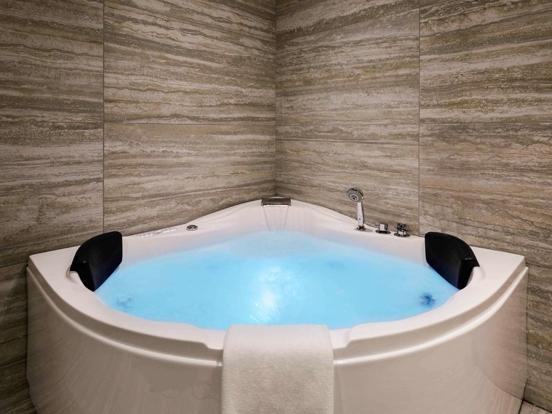 novotel jeddah tahlia