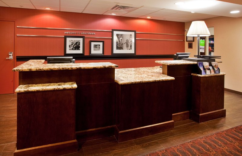 hampton inn and suites aberdeen