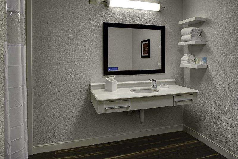 hampton inn and suites richmond downtown