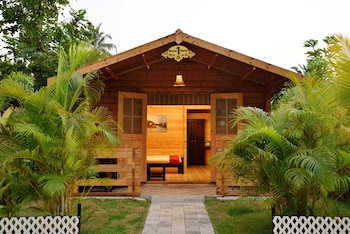 majestic beach comforts beachfront