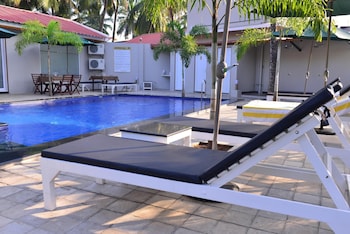 majestic beach comforts beachfront