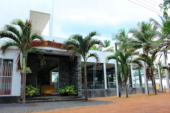 Saara Beach Hotel,Mahawewa>>Chilaw,3 star