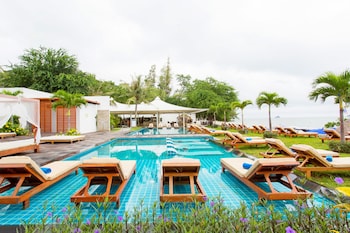 sanae beach hua hin