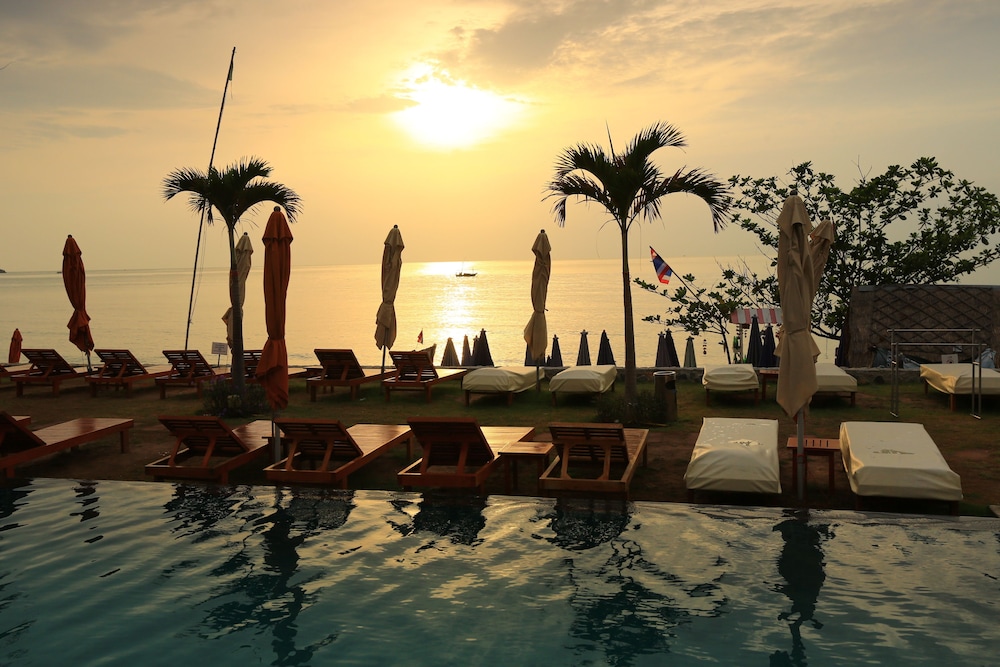 sanae beach hua hin