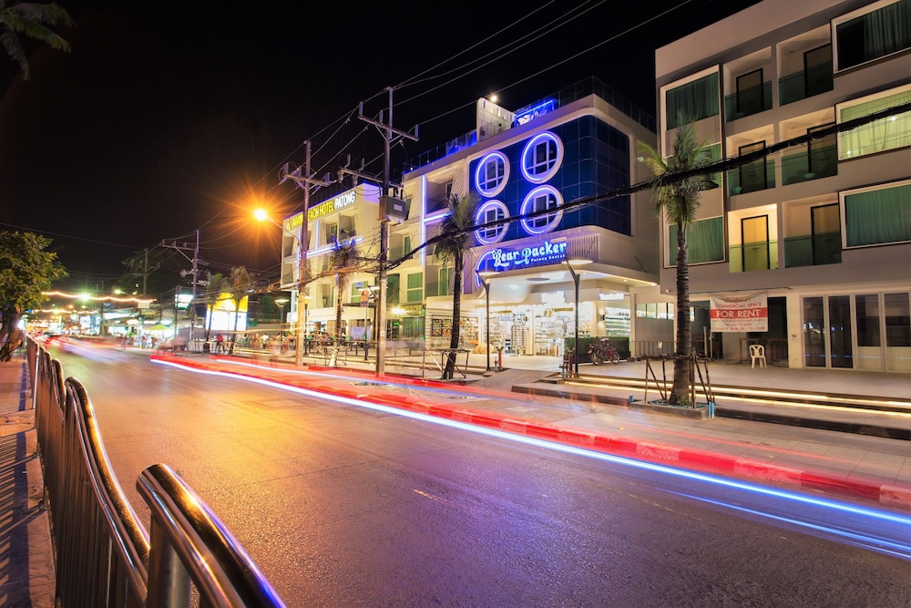 bearpacker patong hostel