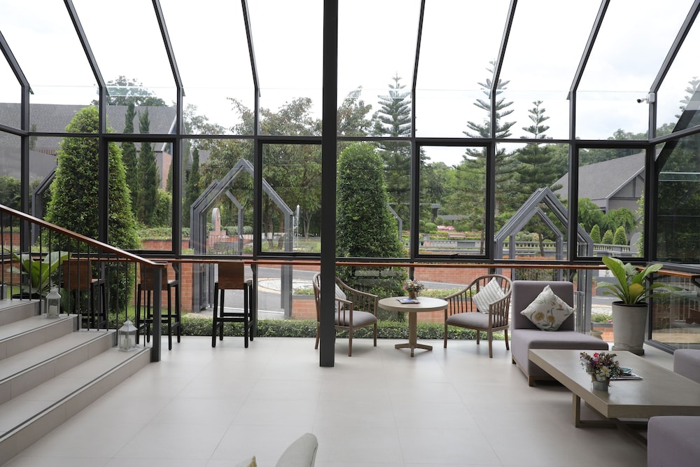 flora creek resort and garden chiang mai
