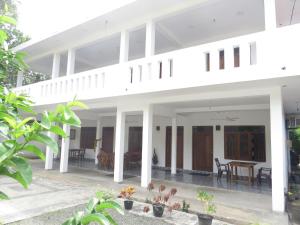 Sameera Villa,Matara>>Galle,3 star