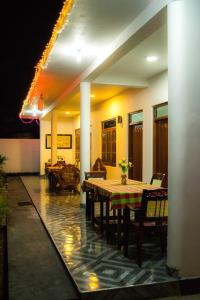 Sameera Villa,Matara>>Galle,3 star