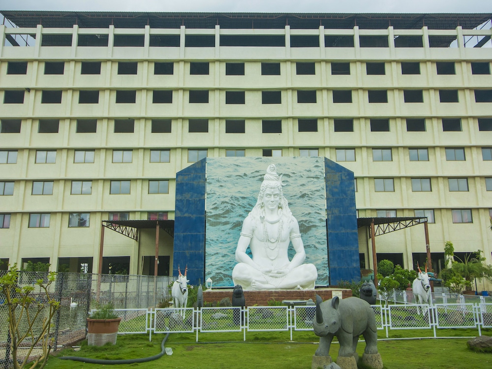 Sai Palkhi Niwara,Near Wet N Joy Water Park,3 star