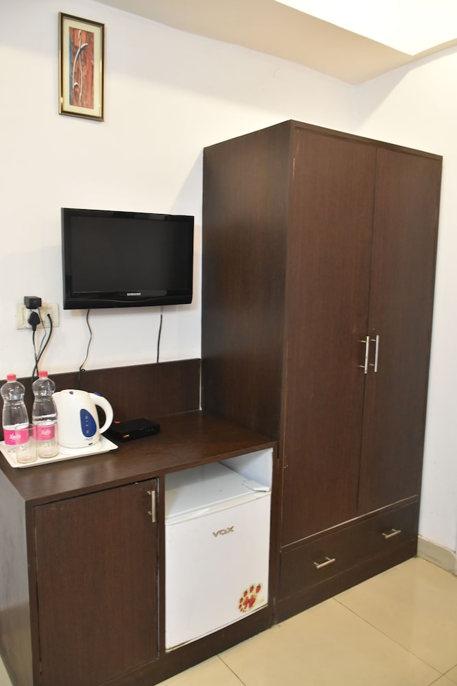Hotel Port View,Mahipalpur,3 star