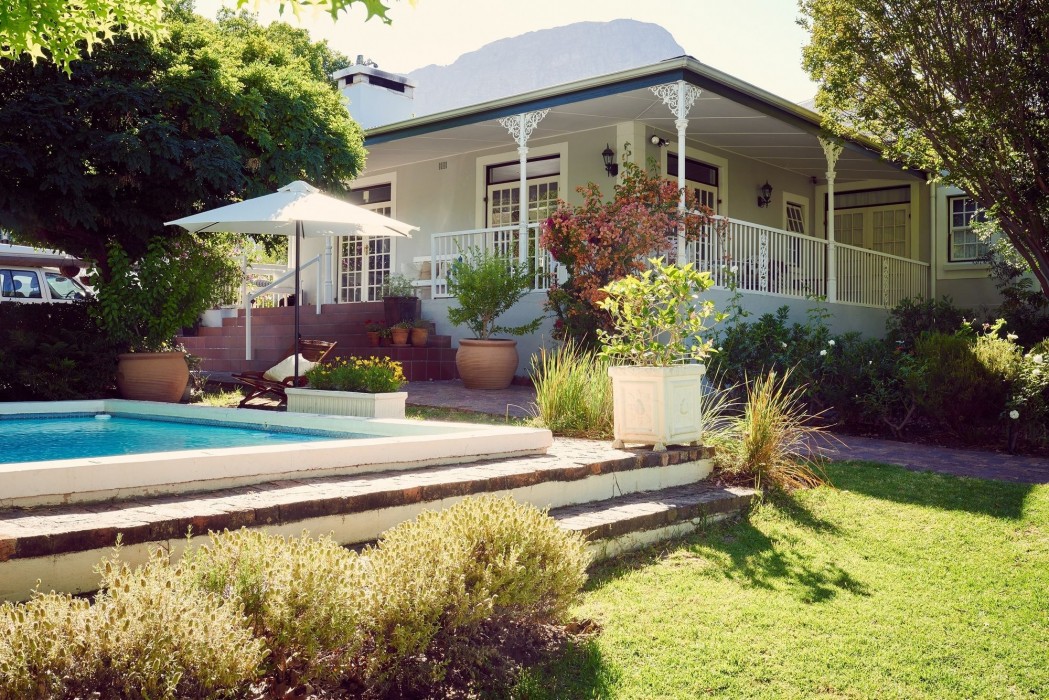 corner house residence