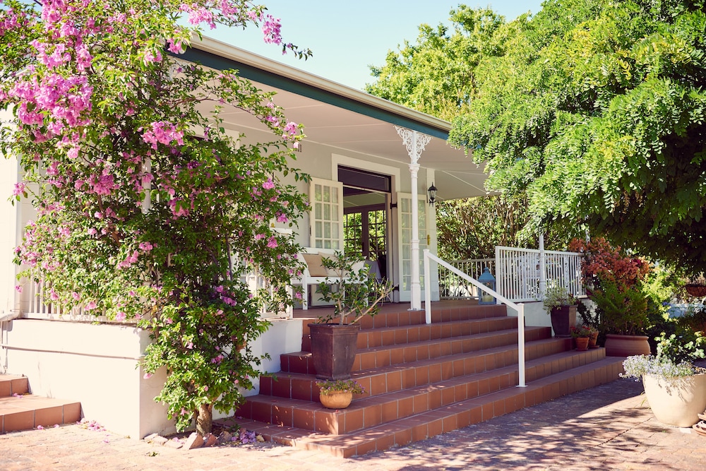 corner house residence