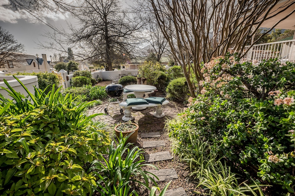 corner house residence