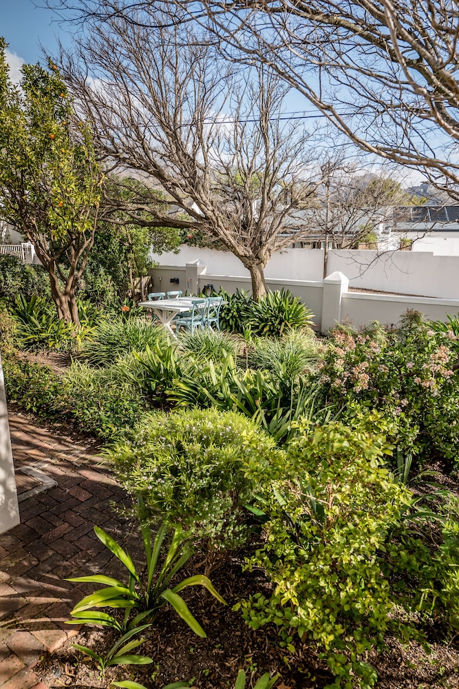 corner house residence