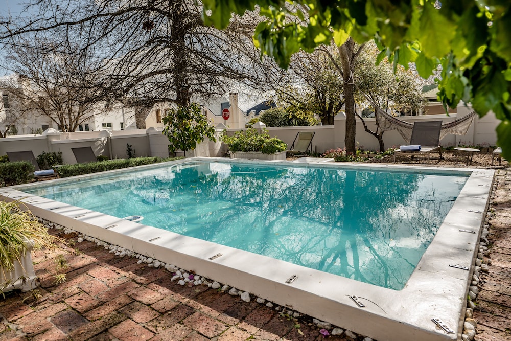 corner house residence