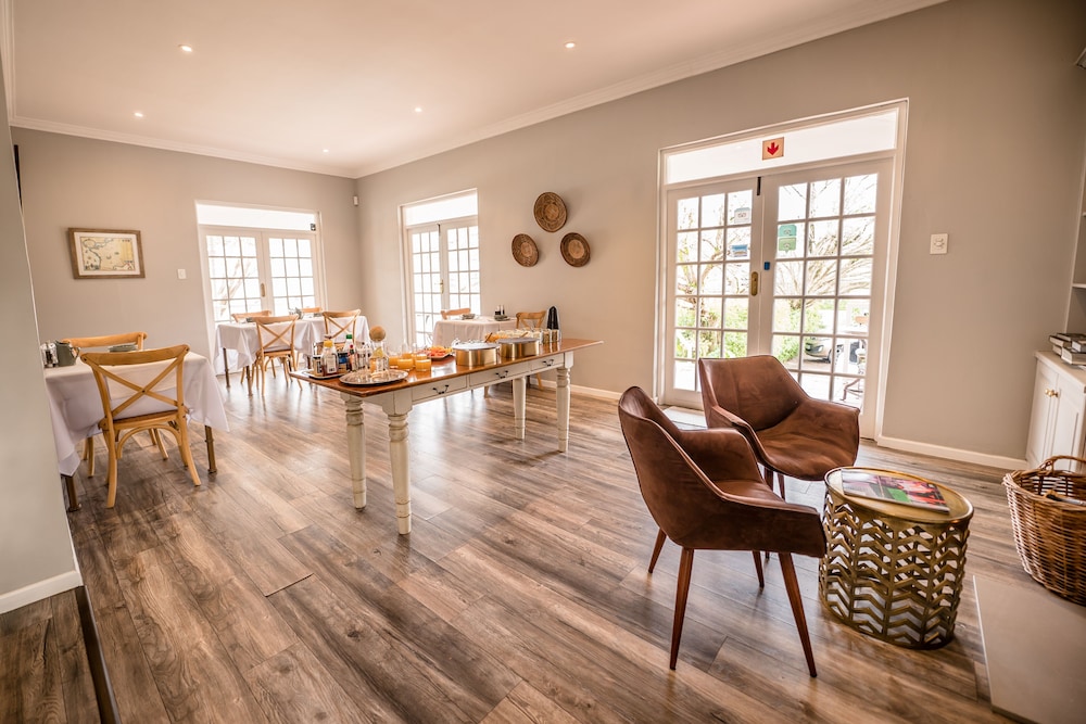 corner house residence