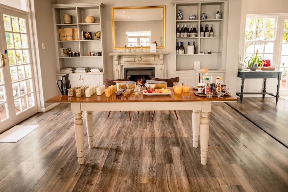 corner house residence