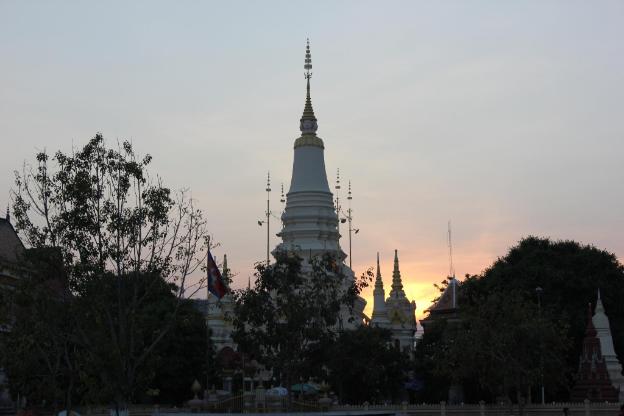 aquarius hotel and urban resort phnom penh