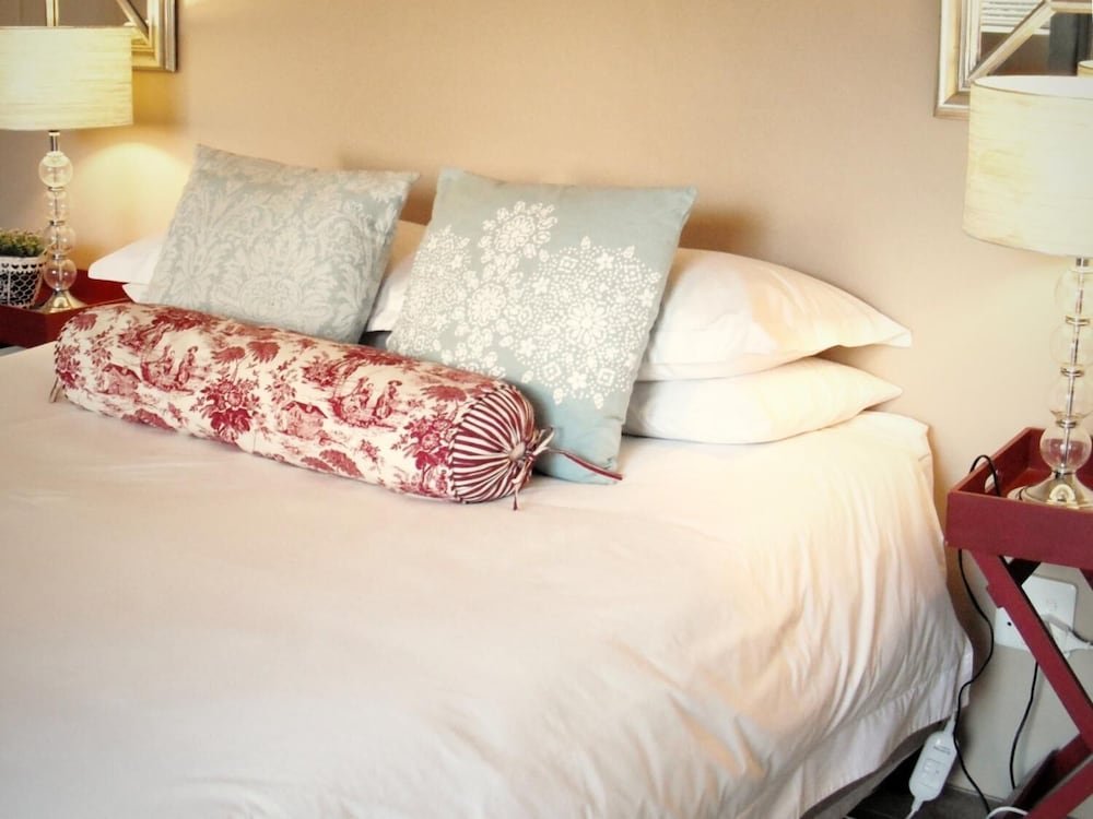 the lighthouse guesthouse