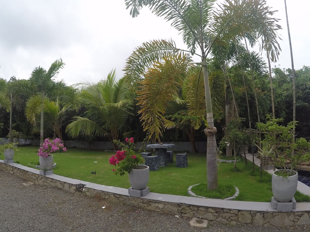 dhammika magic palace