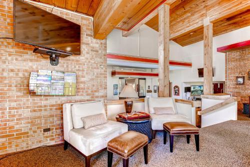 mountain chalet snowmass