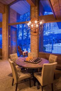 mountain chalet snowmass