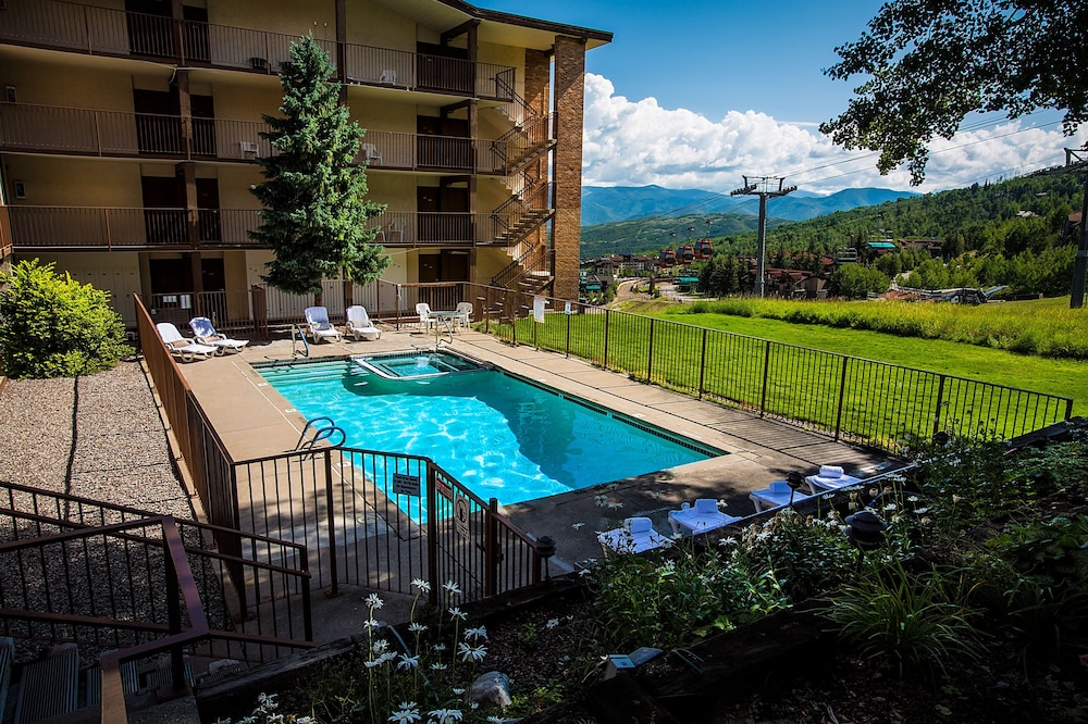 mountain chalet snowmass